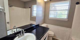 Charming 4 Bedroom Home Near Tinker AFB Gallery 13