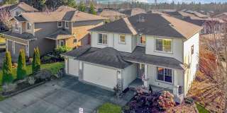 Mt. Rainier View Home on Cul-De-Sac with 3-Car Garage & A/C Gallery 1