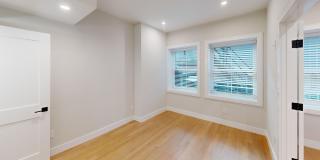 $1k Rebate w Rental!  Lux Apt w 2 baths & XL rooms in THEATER DISTRICT!  Laundry in Unit! Gallery 14