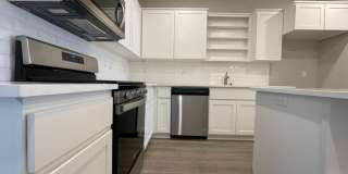Modern 3-Bed, 2.5-Bath Home with Quartz Counters, Central A/C, and Prime Location! Gallery 6