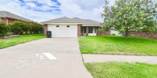 Inviting 3 Bedroom 2.25 Bath home in Hymesa Estates! Gallery 1