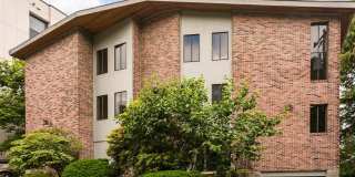 Boutique Condo with Stunning Views of Elliot Bay! Gallery 16
