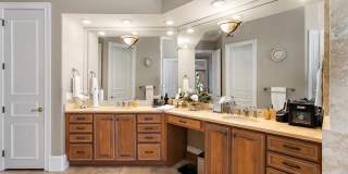 Stunning Lagoon Residence! Gallery 30