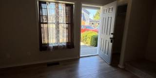 PETS ALLOWED - GREAT UNIT BETWEEN MEDFORD AND CENTRAL POINT AVAILABLE NOW Gallery 20