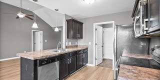 Pet Friendly Three Bedroom! Gallery 18