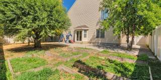 Beautiful 2 Story Home w attached 2 car garage Gallery 31