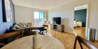 Luxury 2-Bedroom, 1.5-Bathroom Apartment - Pets Welcome! Heat/Hot Water Included Gallery 3