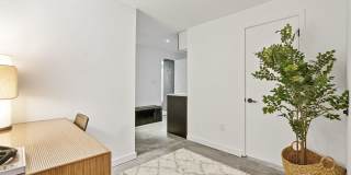 4037 Penn Avenue Gallery 27