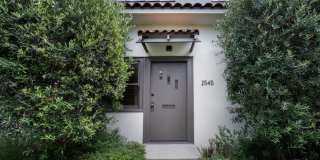 Beautiful 1 bed / 1 bath bungalow-style apartment now available! Gallery 16