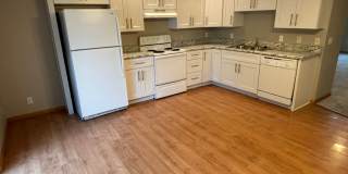 **$300 Off Move In Special** Spacious 3 Bedroom Townhome with Vaulted Ceilings, Fireplace & Attached Garage Gallery 3