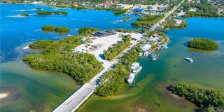 3929 WAYPOINT AVENUE Gallery 56