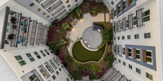 Niche Gallery 23