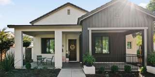 The Grove on Main Townhomes Gallery 17