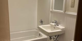 Brick 1 BR 1 BA duplex with hardwood floors in nice residential neighborhood Gallery 5