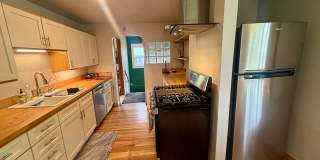 Stunning 3 Bed / 2 Bath Home on 10th Street! Gallery 10