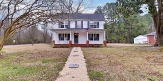 Renovated historic farmhouse in Yorktown Gallery 1