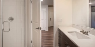 Radius Uptown Apartments Gallery 14