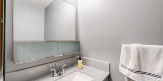 Updated 2BD Townhome | Private Patio | Community Amen Gallery 18