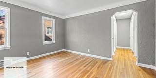 Stunning Renovated 3-Bedroom Bungalow Gallery 3