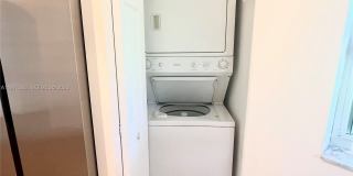 930 NE 33rd Terr Gallery 8