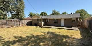 Gorgeous 3 Bed 1 Bath in The Village Gallery 13