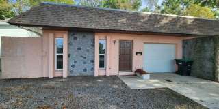 Newly renovated Charming duplex  2bed/ 2 bath! Gallery 1