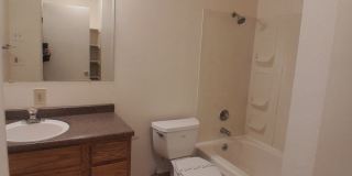 #410 OAK MANOR Gallery 7