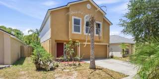 Freshly Painted 4BR Home with Large Backyard – Minutes to I-75 Gallery 4