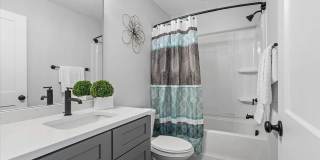 Room in 3 Bedroom Townhome at St James St NW Gallery 11