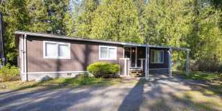 2 Bed / 2 Bath Home with 4-Car Garage, Large Yard & RV Parking in Graham! Gallery 7