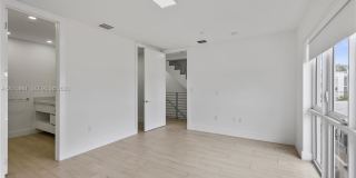 434 SW 10th St Gallery 11