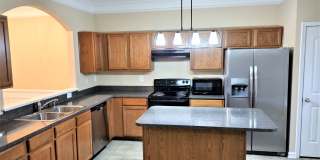 Beautiful Townhome - Great Location Gallery 3