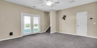 Charming 3-Bed Townhome in Prime Richmond Hill Location! Gallery 22