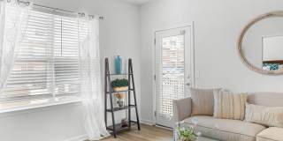 White Oak Luxury Apartments Gallery 3