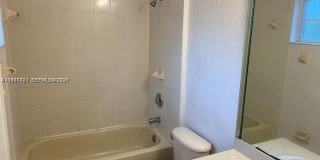 661 SW 10th st Gallery 9