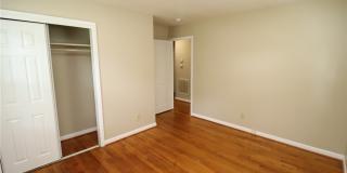 829 Carlisle Street Gallery 18