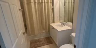 MOVE IN SPECIAL $500 off 1st MONTHS RENT— Furnished or Unfurnished! Lakeview Elegance in Porto Vista 2 Bed / 2 Bath Condo with Private Garage Gallery 12