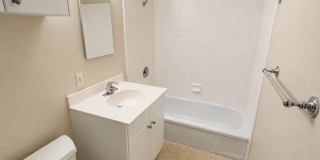 Quaint Home in Desirable Midtown Neighborhood! Gallery 18