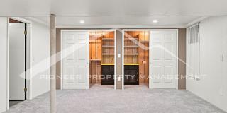 Stunning Townhouse with Washer/Dryer and Central AC Gallery 21
