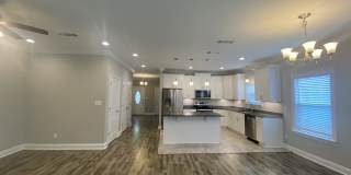 8461 Laredo Street Gallery 15