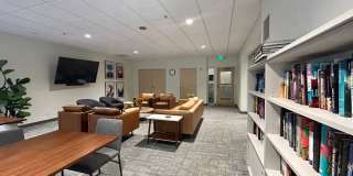 Horizon West Condo for Rent with South-side Views of the Flatiron Mtns Gallery 22