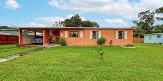 141 SE Serenata Court Gallery 1