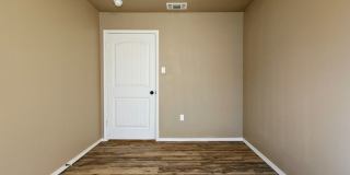 Cozy 3 Bedroom Home Gallery 6