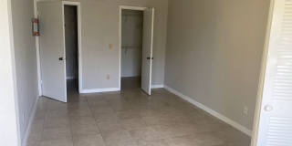 Venetian Place - 613 Gallery 1