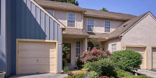 138 WHISPERING OAKS Drive Gallery 1