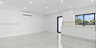4800 SW 61st Ave Gallery 43