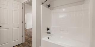 Sterling Oaks Luxury Apartments Gallery 36