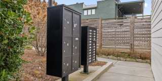 1530 Adams Street Gallery 36