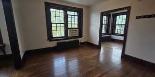 2 Bedroom, 1 Bathroom in Historical Woodland Avenue building! Gallery 12