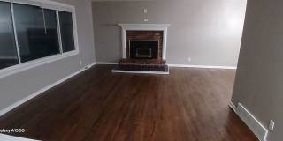 SELF Tours Available! Raytown  Large SF House Gallery 1